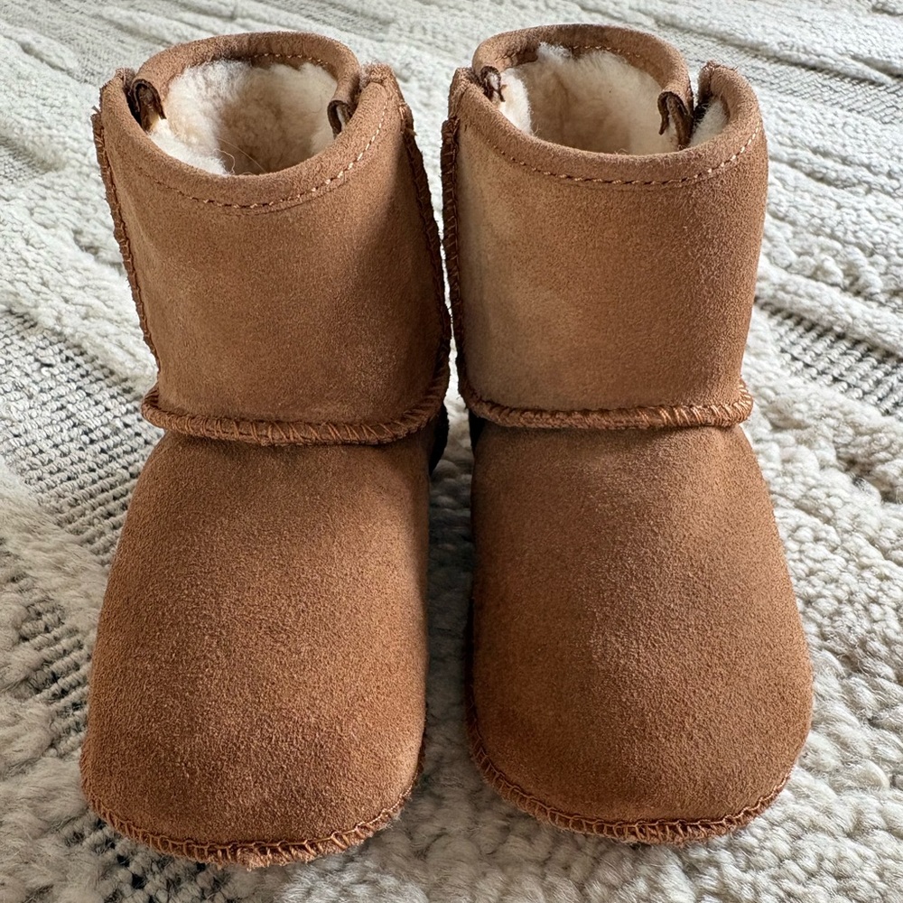 UGG Baby Classic Boots in Chestnut US Size 4/5 (12-18 months)